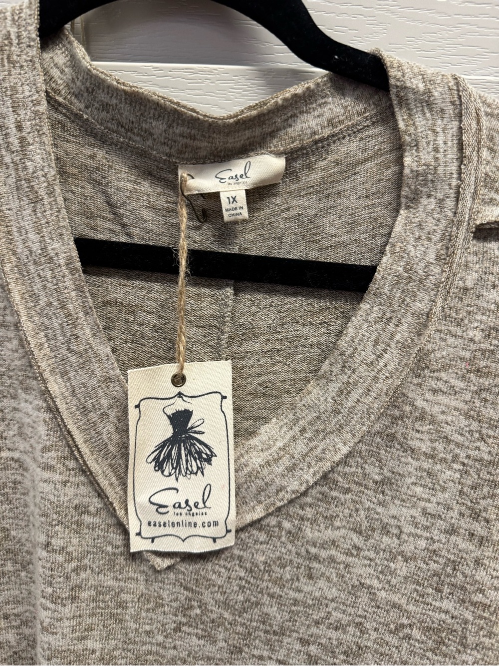 easel Heathered Light Gray Crewneck Women’s Top